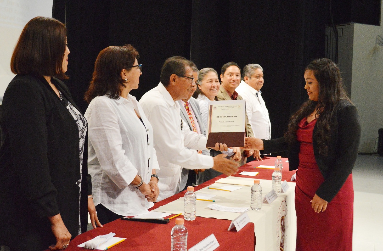 Culminan estudios en la Facultad de Agrobiología de la UATx